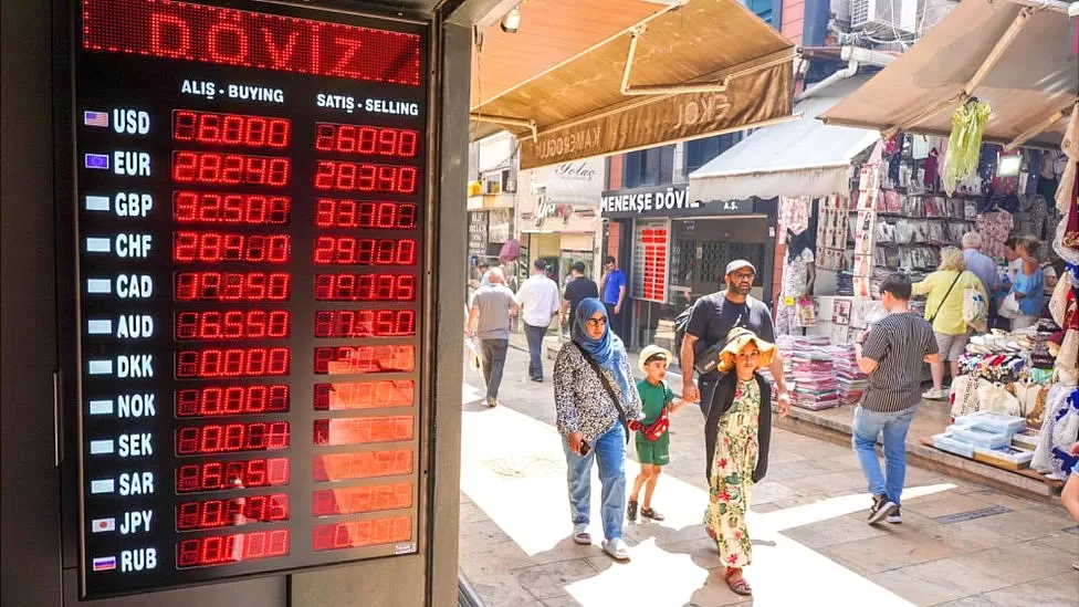 Turkey’s central bank raises interest rates to 40%